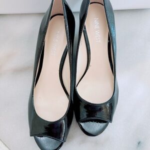 Nine West Canise Black Wedge Heel Slip On Rounded Peep Toe Fashion Pumps/NWOB